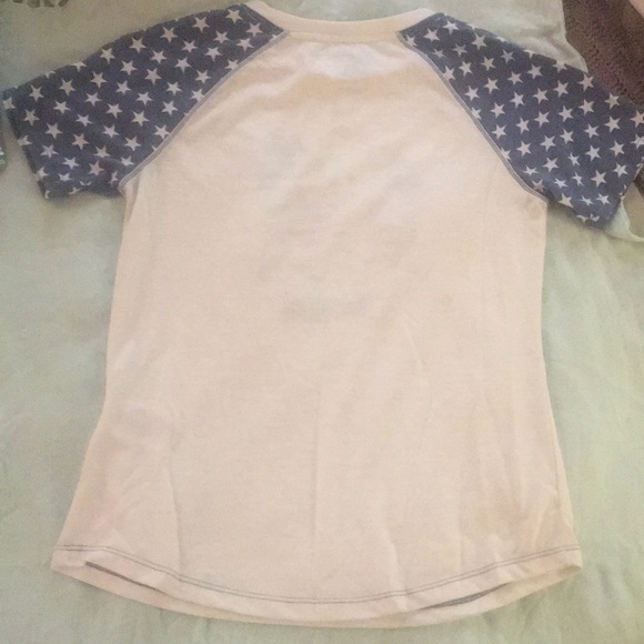 DISNEYLAND RESORT TEE ADORABLE! - Picture 3 of 4